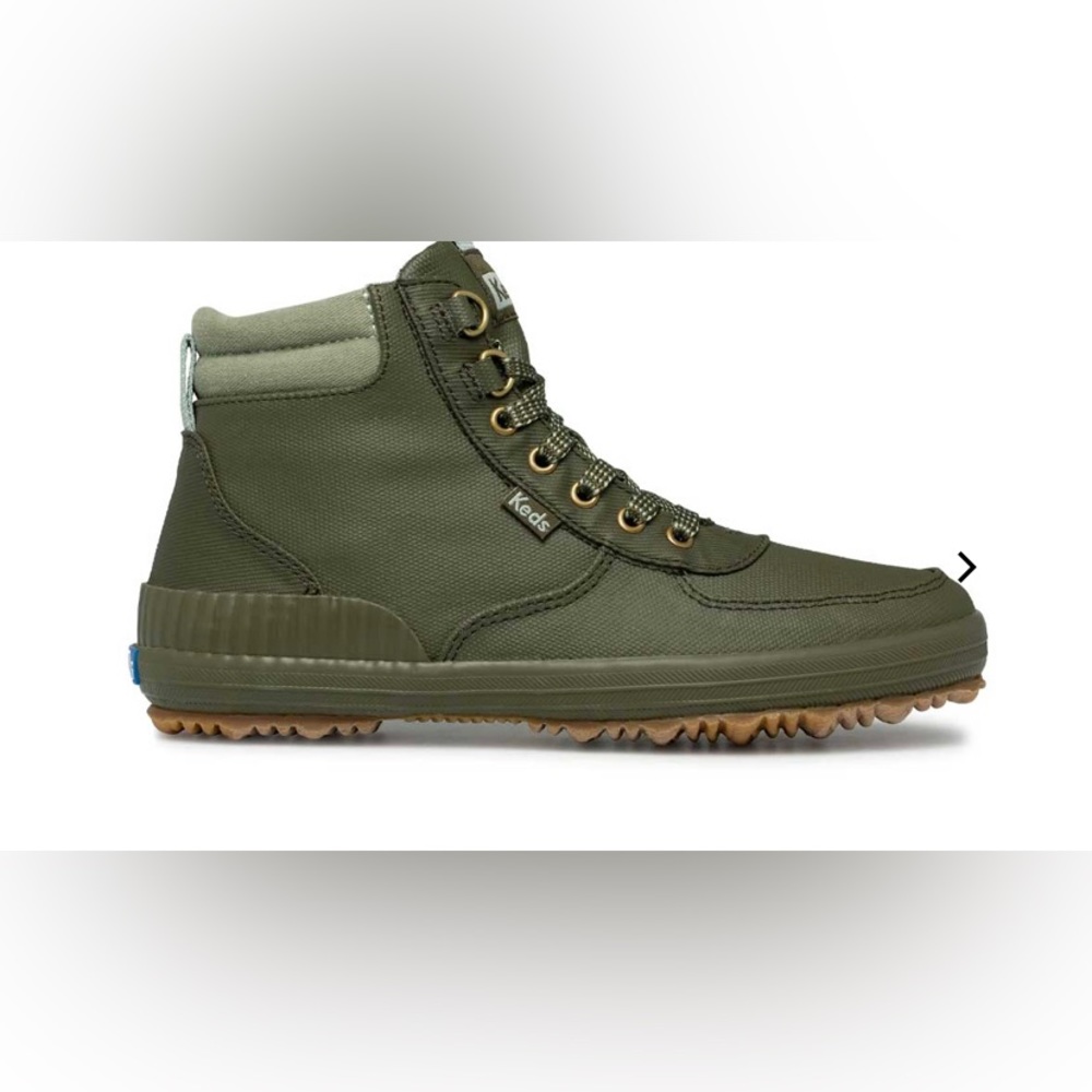 Brand new size 7 boots